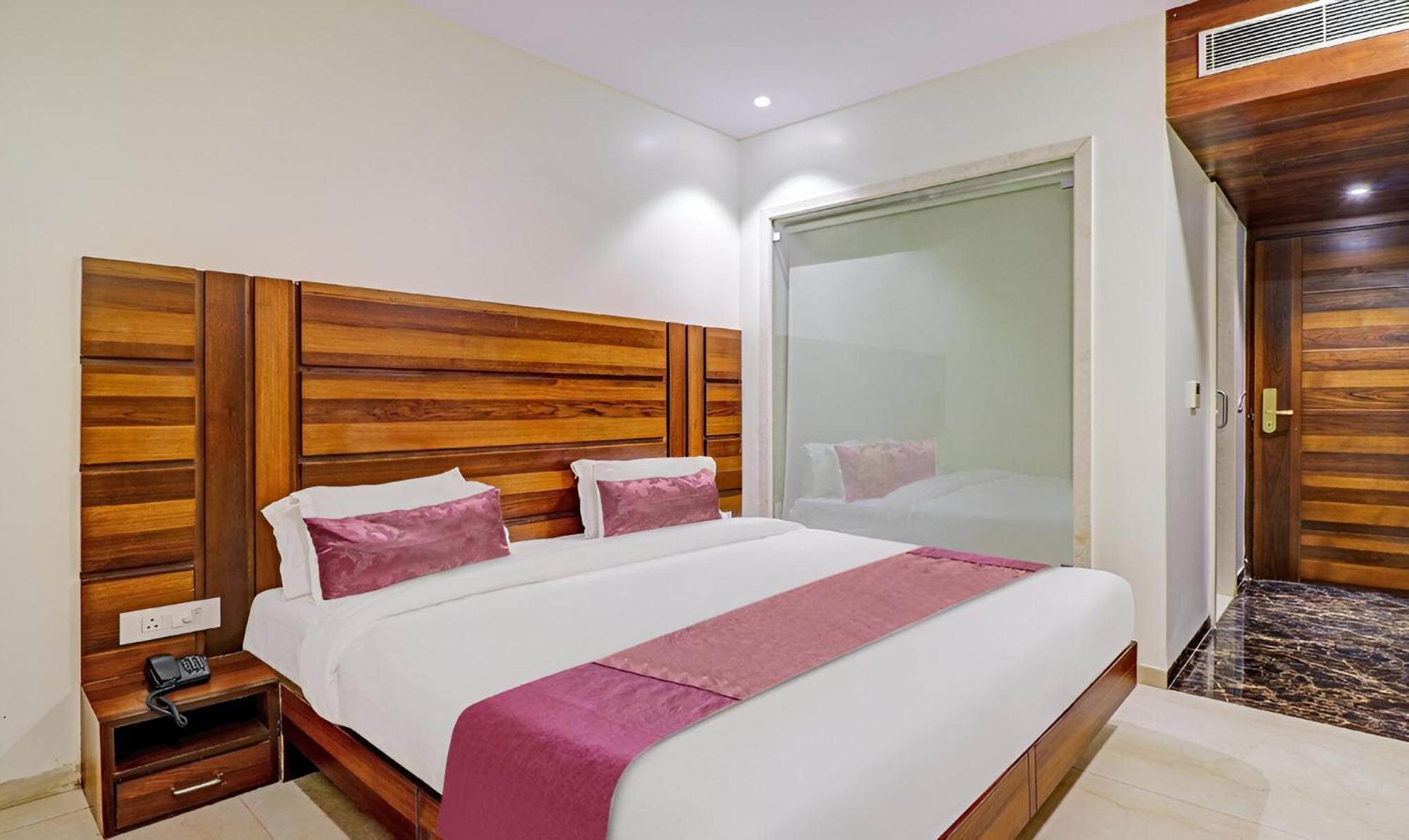 Hotel Sahibs Star - Free Taj Mahal Ticket 3*