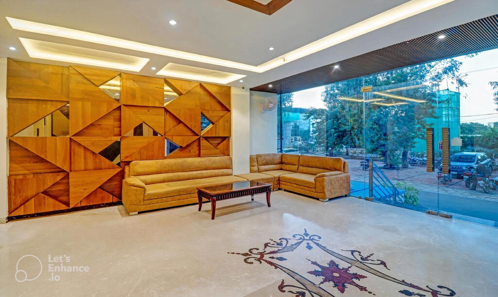 Hotel Sahibs Star - Free Taj Mahal Ticket